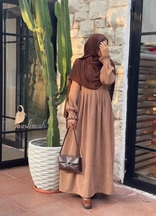 فستان الأميرات من مسلمه لون جملي